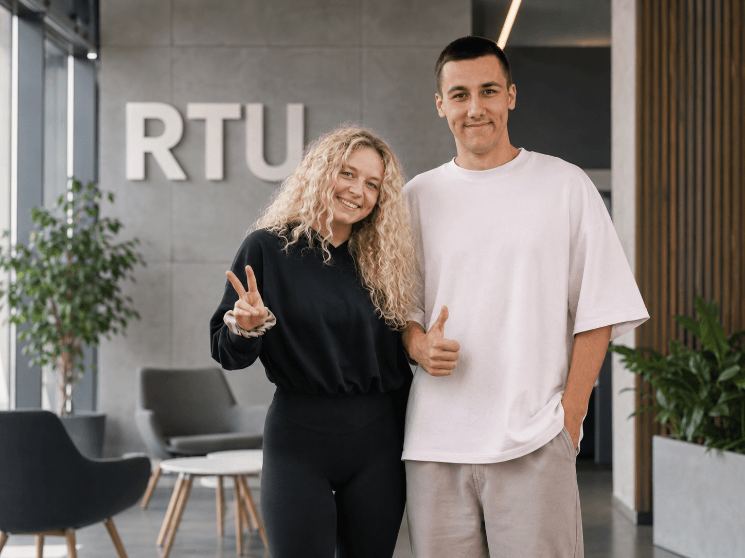 FEEL DIGITAL dibinātāji Rīgas Tehniskās universitātes telpās